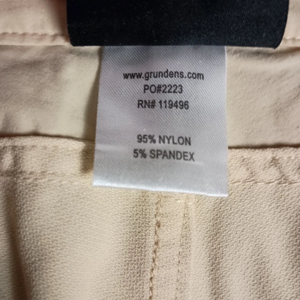 Grundéns Breakwater Fishing Shorts Mens Size 32 Sandstone Tan EUC